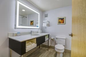 thumbnail: Bathroom amenities