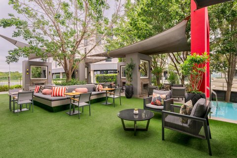 Fire and Ice Bar Outdoor seating