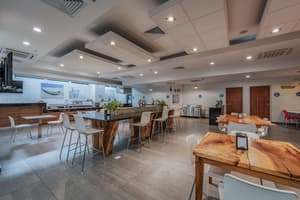 thumbnail: Restaurant
