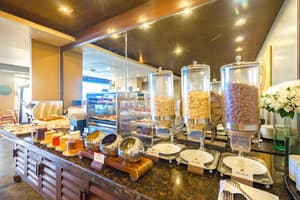 thumbnail: Breakfast area