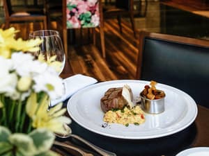 thumbnail: Restaurant