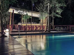thumbnail: Bar (on property)