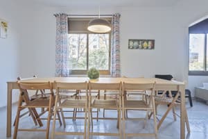 thumbnail: In-room dining