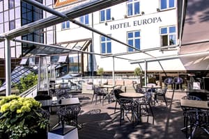 thumbnail: Outdoor dining