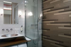 thumbnail: Interior entrance