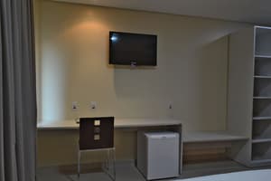 thumbnail: In-room business center