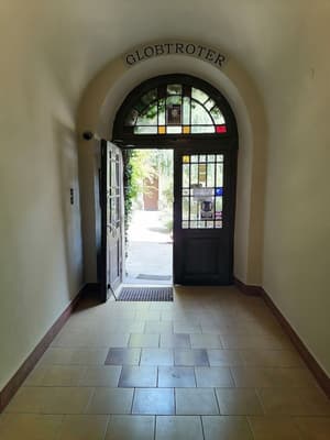 thumbnail: Property entrance