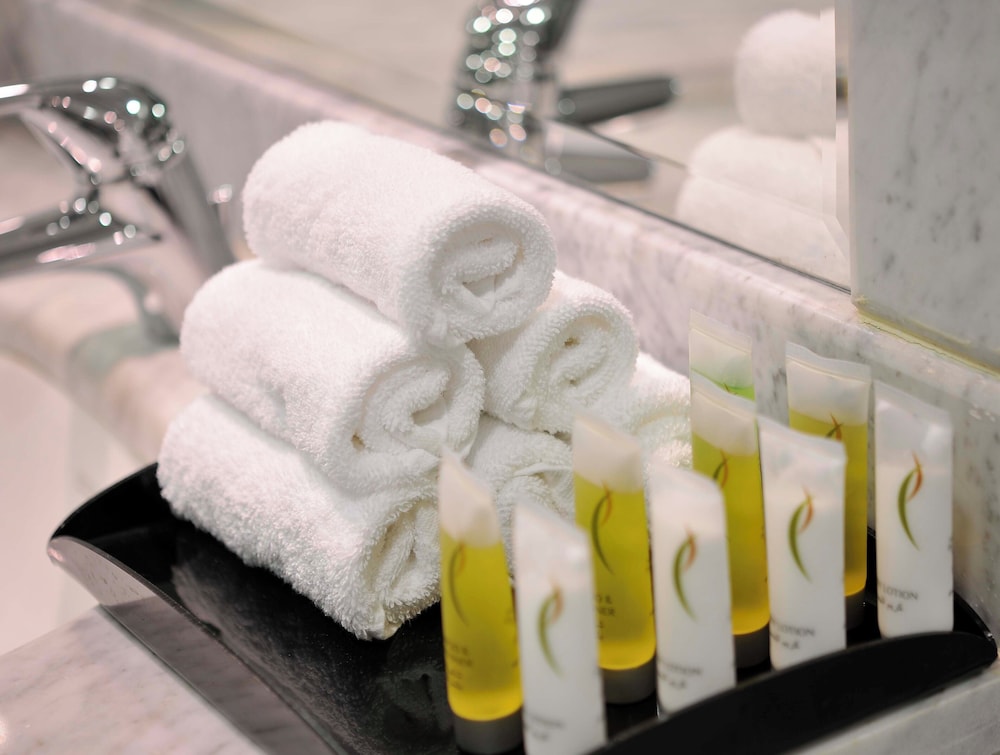 Bathroom amenities