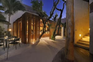 thumbnail: Restaurant