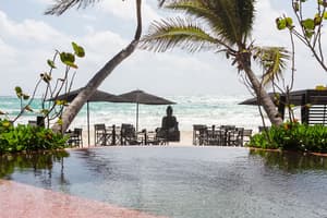thumbnail: Infinity pool