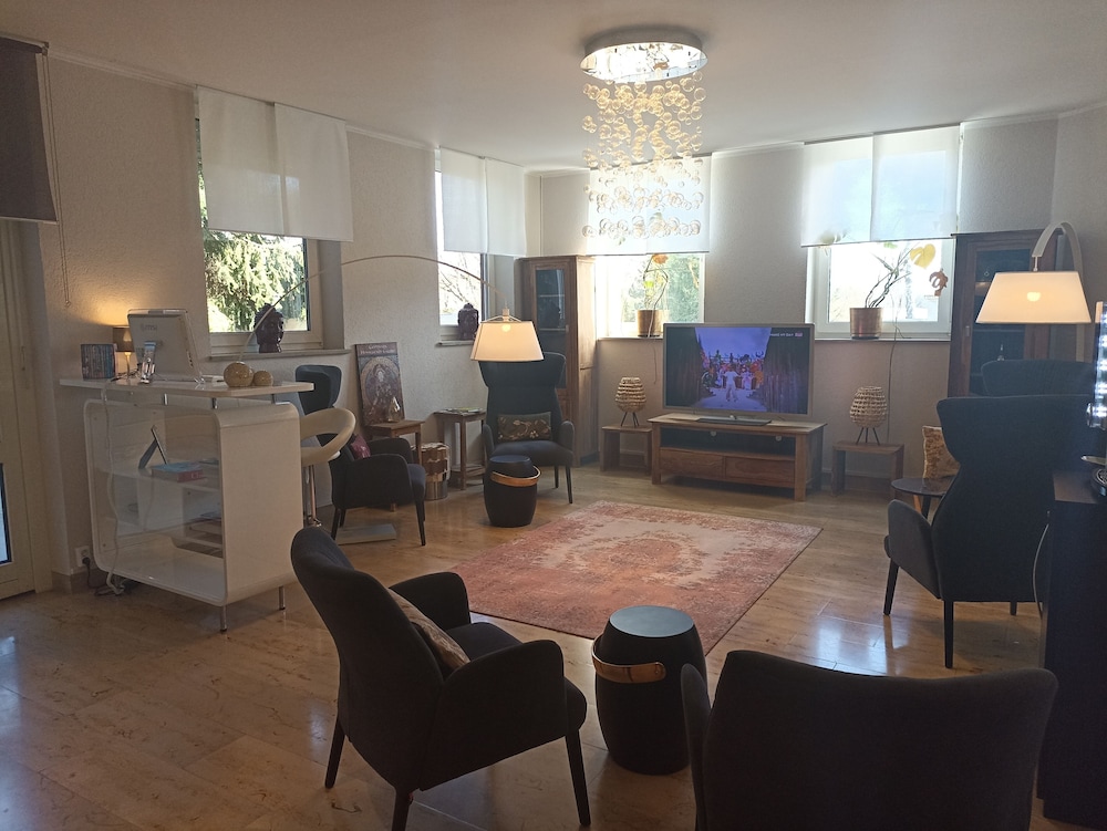 Lobby lounge