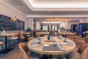thumbnail: Restaurant
