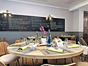 thumbnail: Restaurant