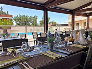 thumbnail: Restaurant