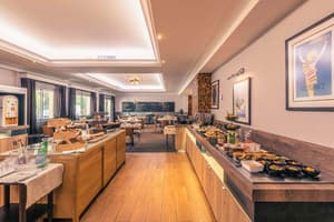 thumbnail: Breakfast area