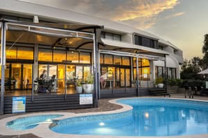 thumbnail: Restaurant