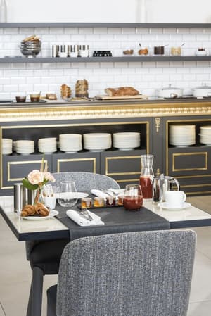 thumbnail: Breakfast area