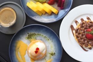 thumbnail: Room service - dining