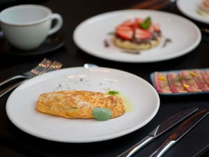 thumbnail: Breakfast area