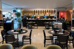 thumbnail: Restaurant