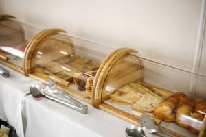 thumbnail: Breakfast area