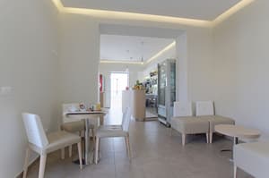 thumbnail: Lounge