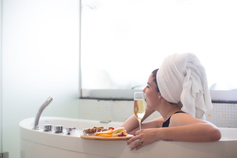 Jetted tub