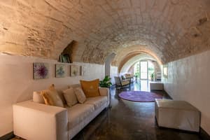 thumbnail: Interior entrance