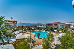 thumbnail: Outdoor pool