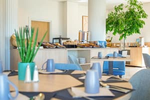 thumbnail: Breakfast area