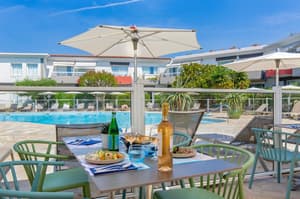 thumbnail: Outdoor dining