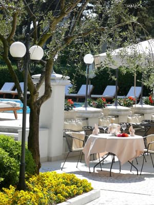 thumbnail: Restaurant