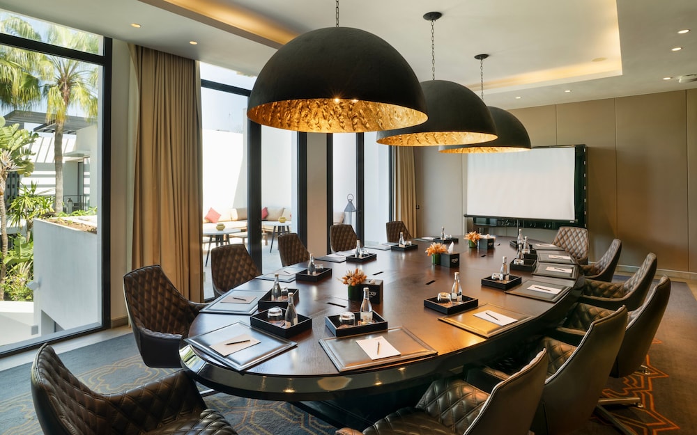 Meeting facility