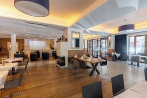 thumbnail: Restaurant
