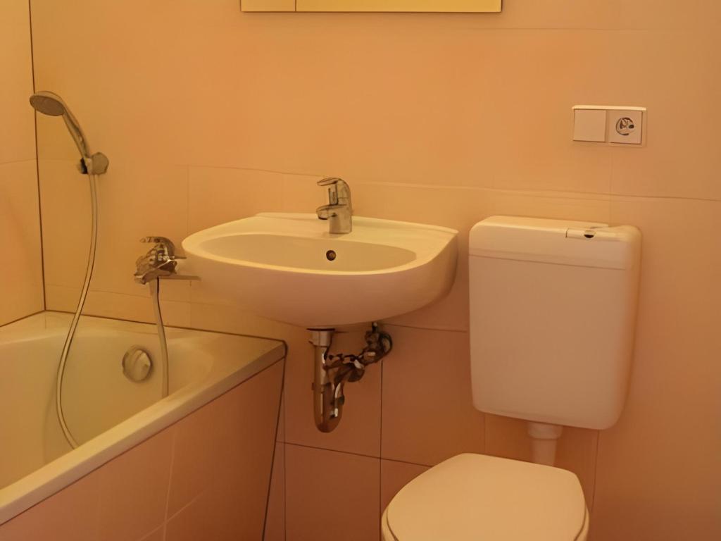 77963b8a8803f187c6aebf129f7466ef.jpeg