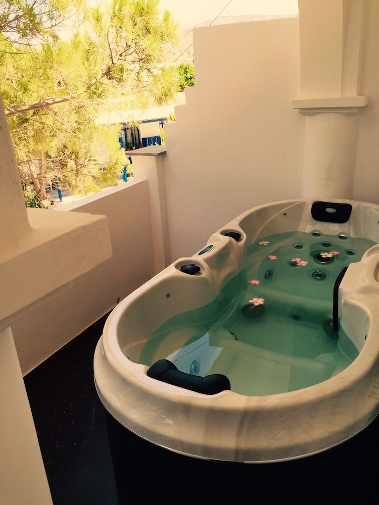 Jetted tub