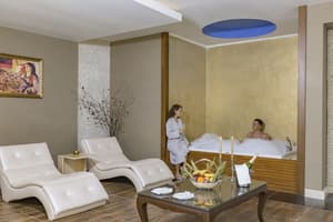 thumbnail: Deep soaking bathtub