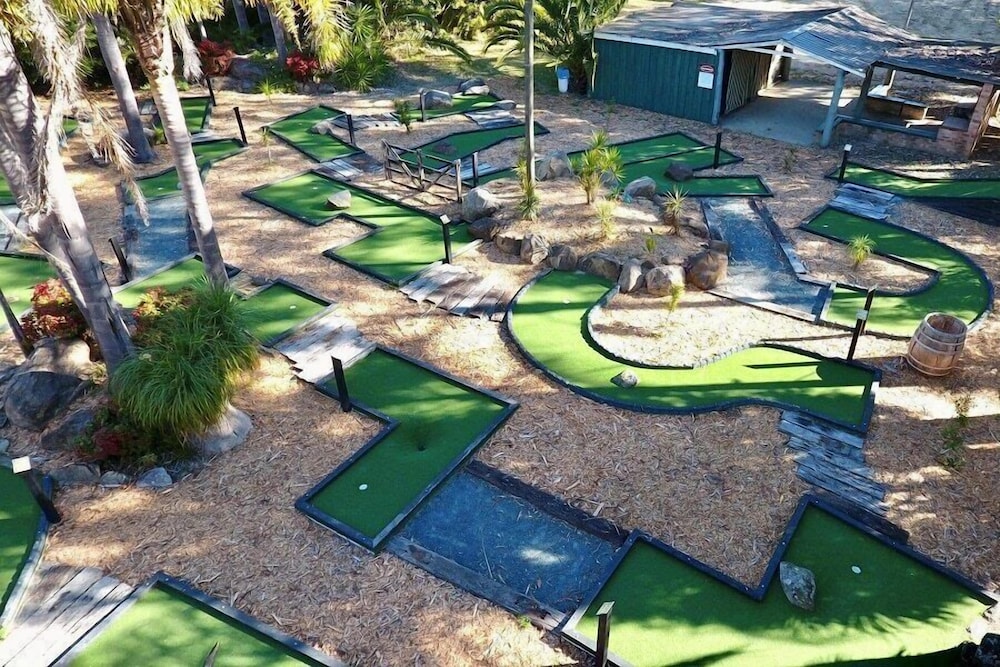 Mini-golf