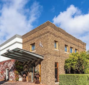 thumbnail: Front of property