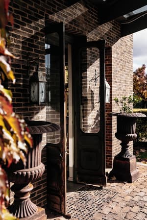thumbnail: Exterior