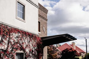 thumbnail: Exterior