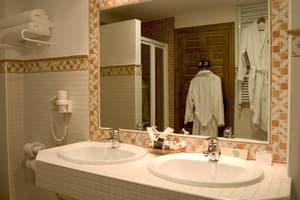 thumbnail: Bathroom sink