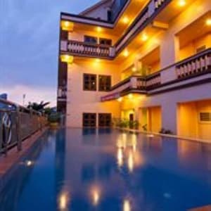 thumbnail: Outdoor pool