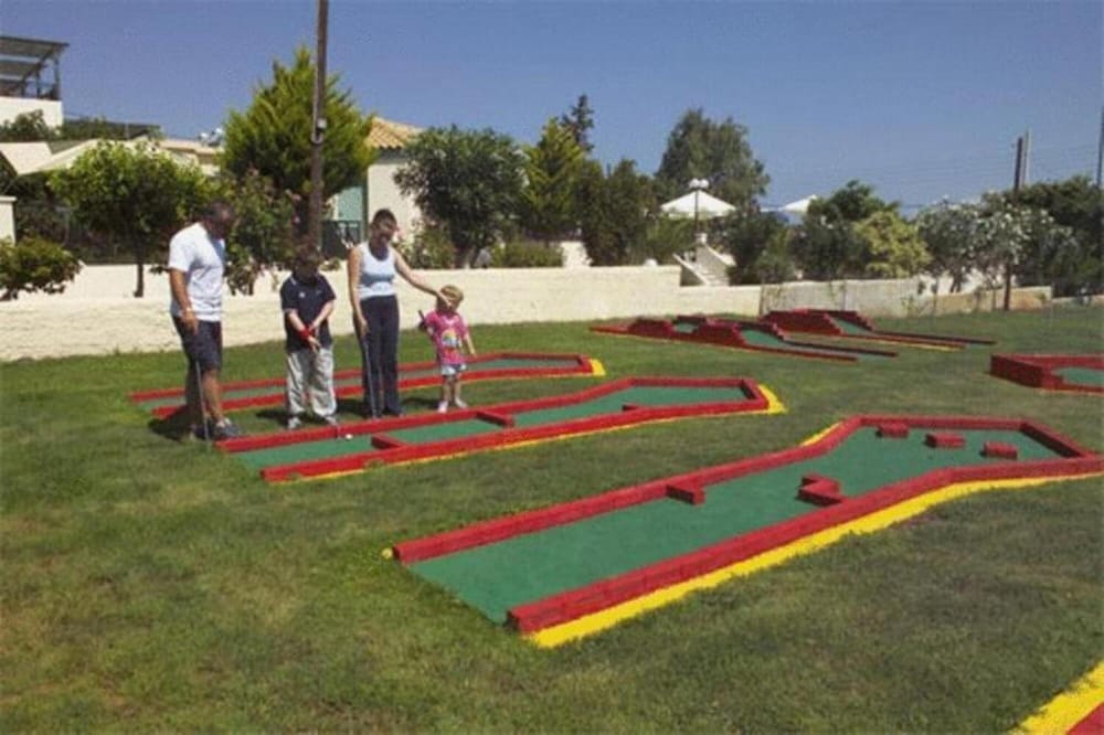 Mini-golf