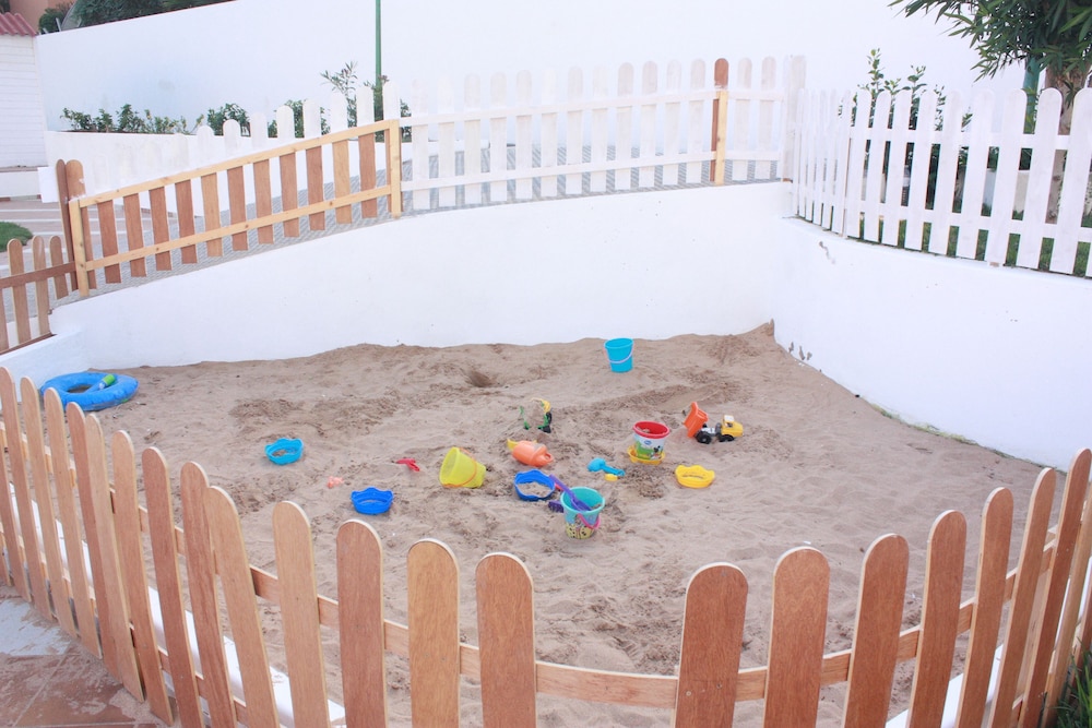 Children's play area - outdoor