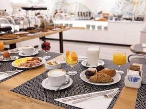 thumbnail: Breakfast area