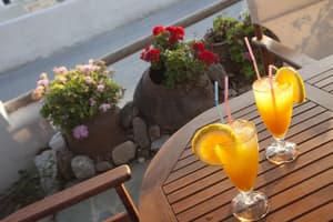 thumbnail: Outdoor dining
