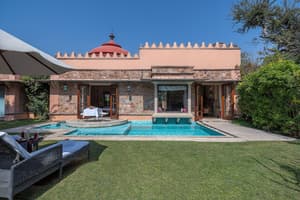 thumbnail: Private pool