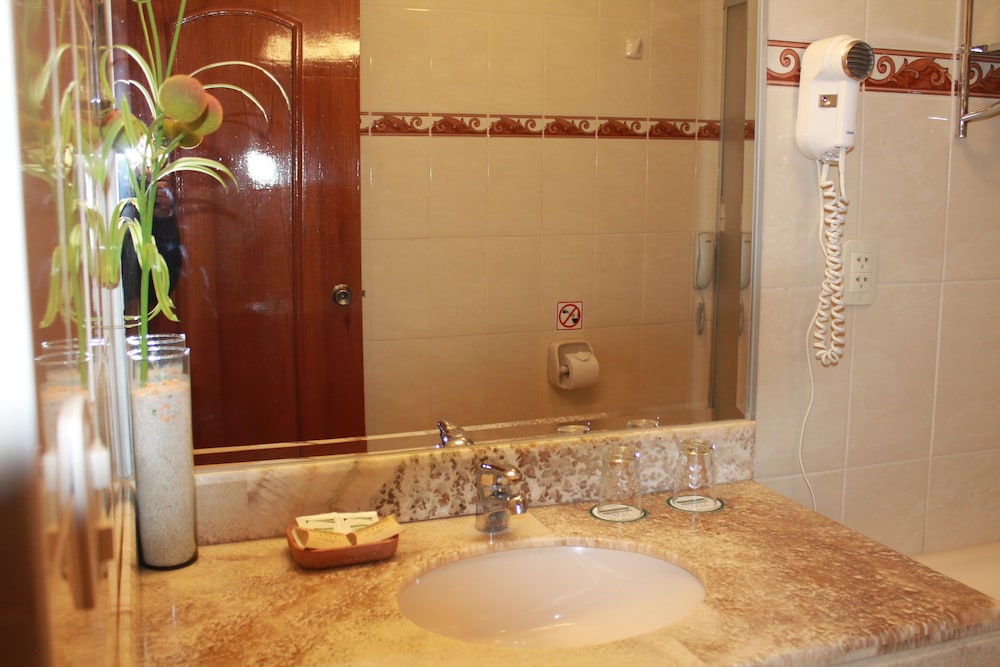 Bathroom sink