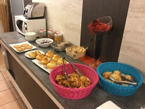 thumbnail: Breakfast area